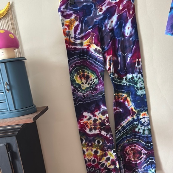 Tie-Dye Mushroom Top and Pants Set - Picture 13 of 14